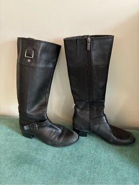 Classic Black Leather Knee-High Riding Boots